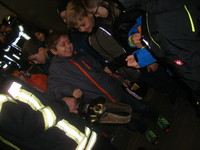 Klasse 3a bei der Feuerwehr Klasse 3a bei der Feuerwehr